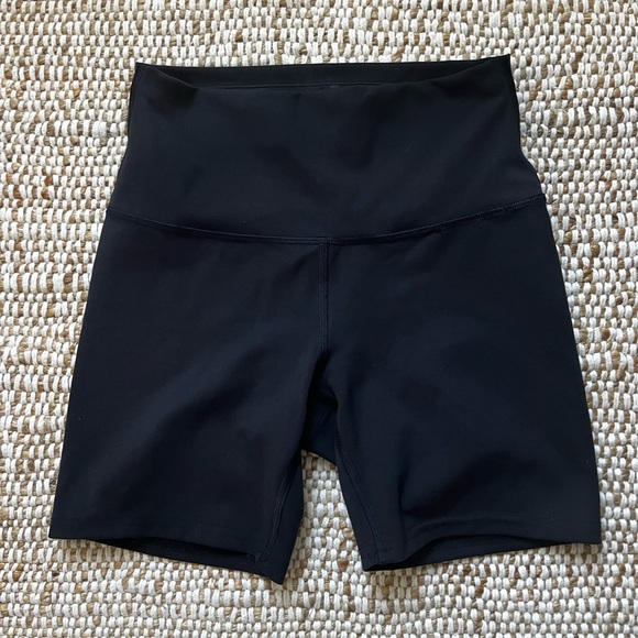 LULULEMON Wunder Train High Rise Shorts - Picture 3 of 7